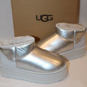 NIB UGG WOMEN'S ULTRA MINI PLATFORM PUFFER SHINY METALLIC SLIVER BOOTS